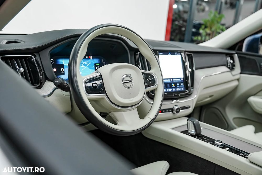 Volvo XC 60 T6 AWD Recharge Geartronic Inscription - 17