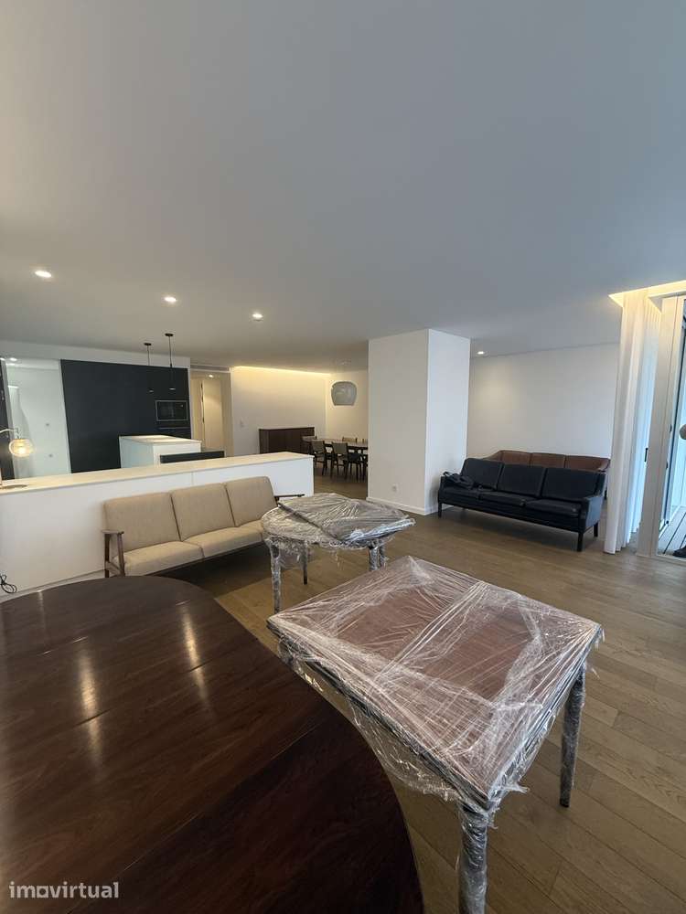 T3 com 3 suites totalmente renovado PORTO - Grande imagem: 2/19