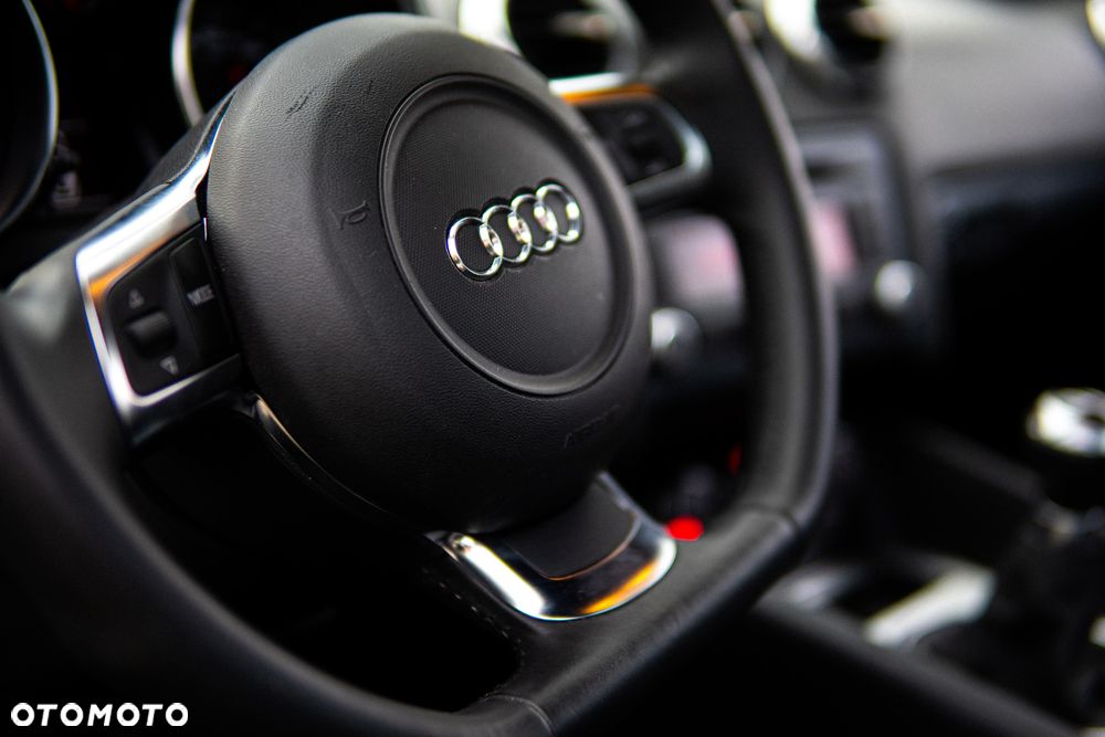 Audi TT Coupé - 8