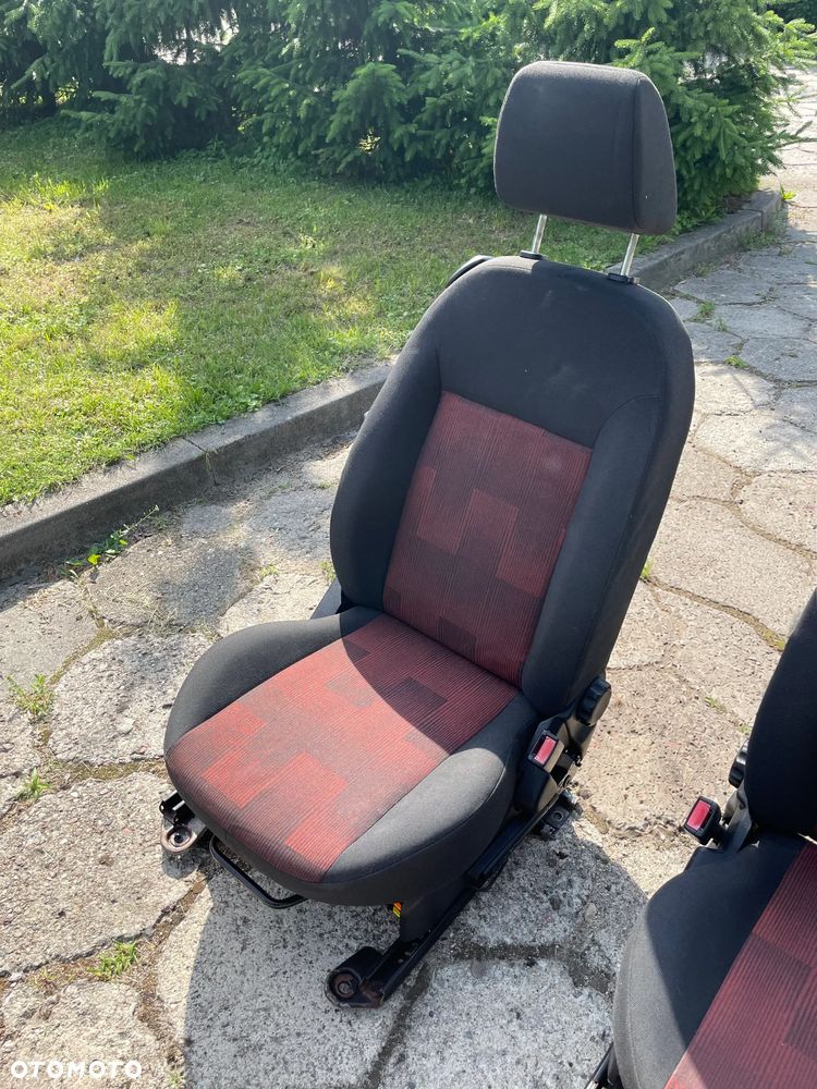 FORD FIESTA MK6 LIFT FOTEL FOTELE PRZEDNIE 3D DRZWI - 3