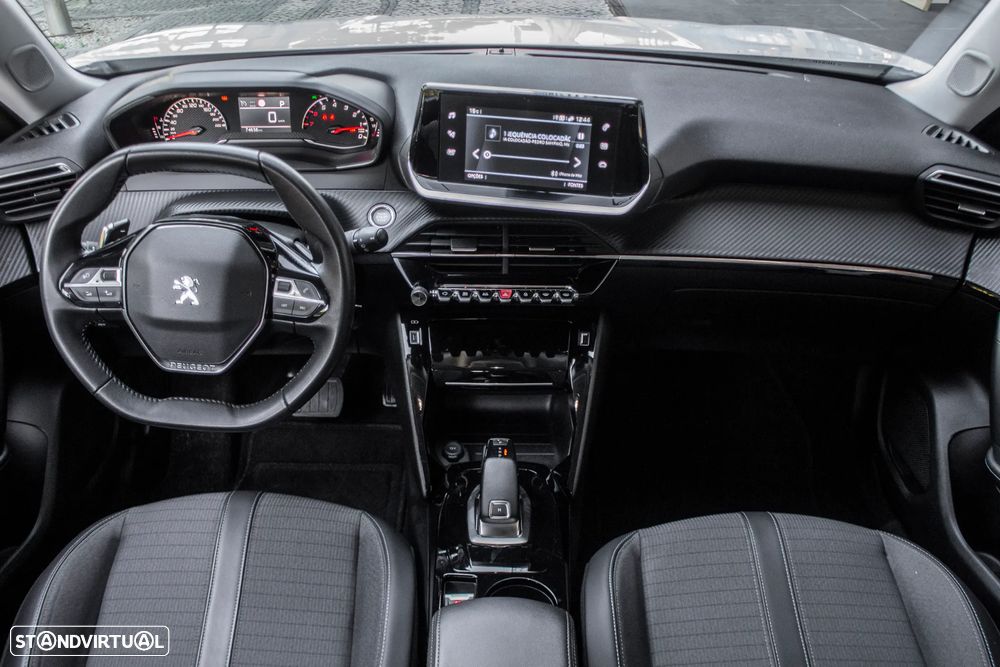 Peugeot 2008 1.2 PureTech Allure EAT8 - 33