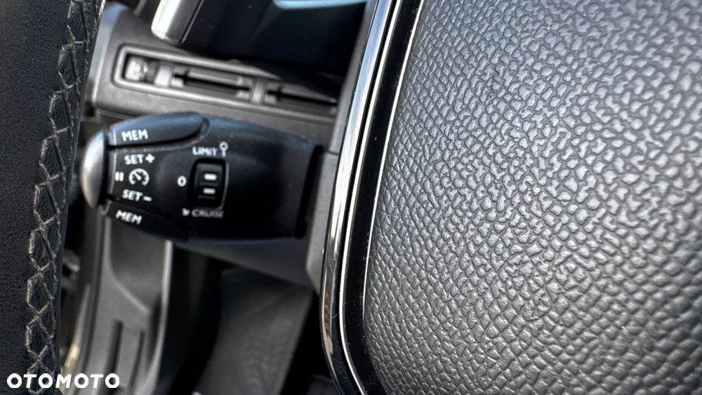 Peugeot 3008 PureTech 130 Stop & Start GPF EAT8 Crossway - 36