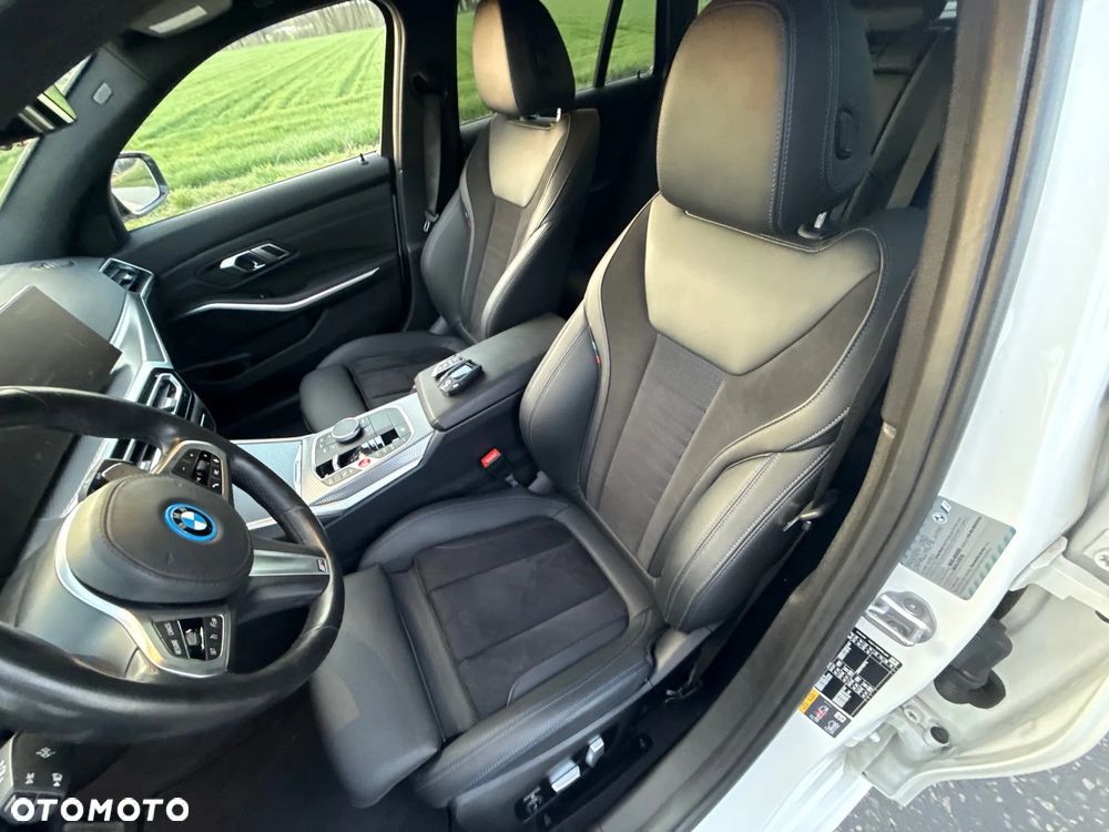 BMW Seria 3 330e xDrive M Sport sport - 19
