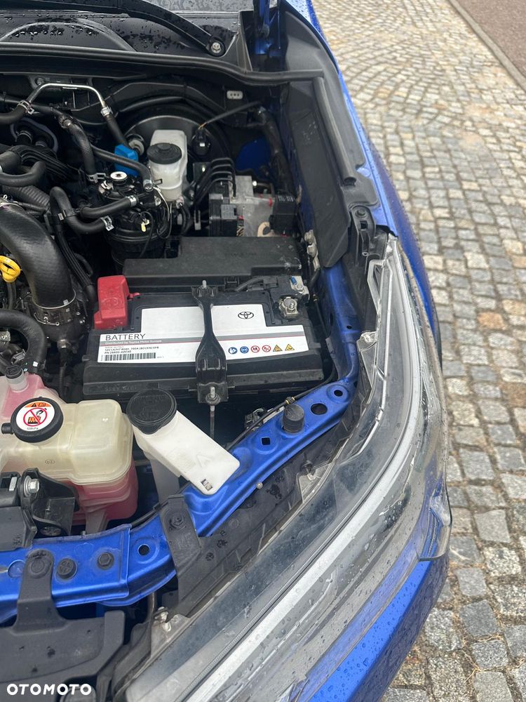 Toyota Hilux 2.8 D-4D Double Cab Invincible Sport 4x4 - 23