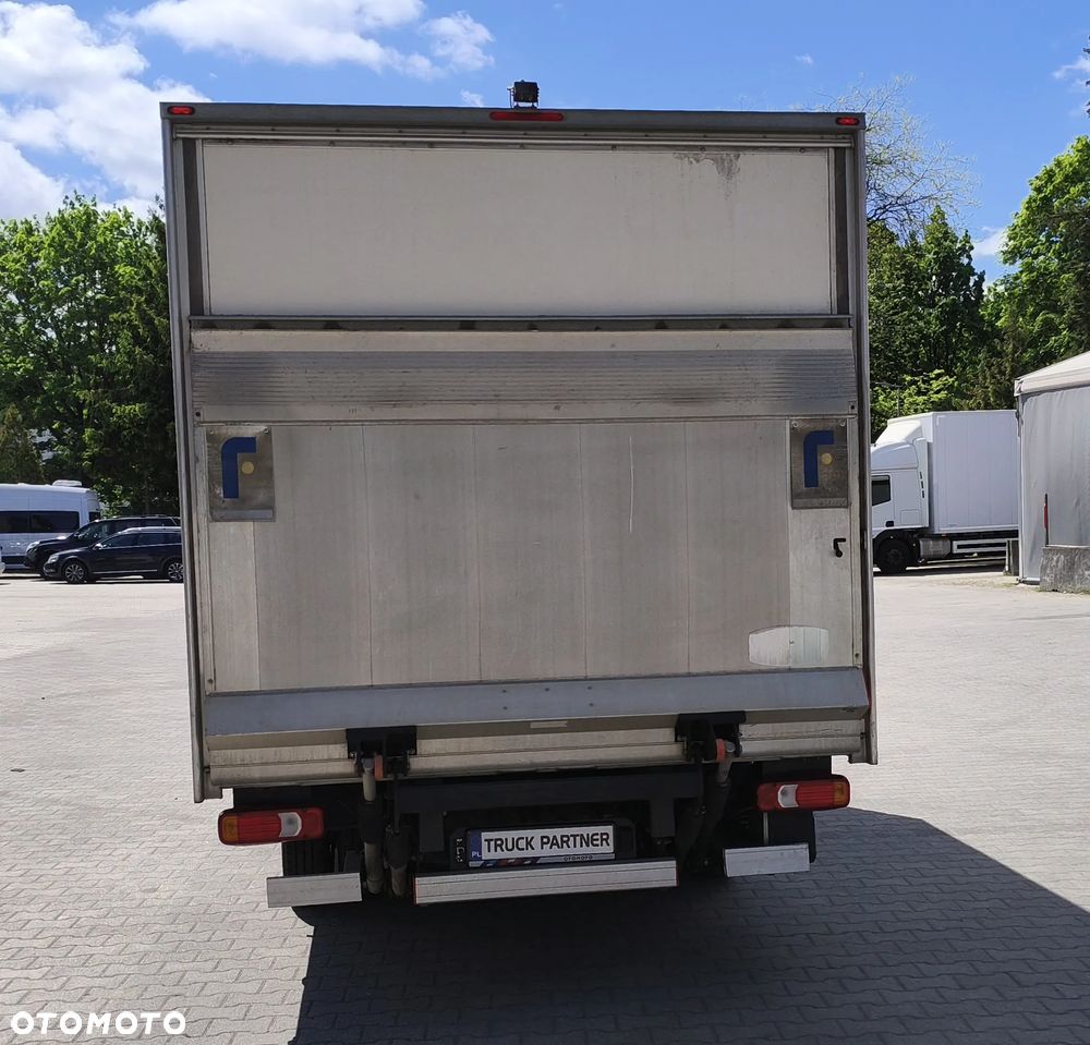 Iveco Daily 3,0 kontener z windą - 9