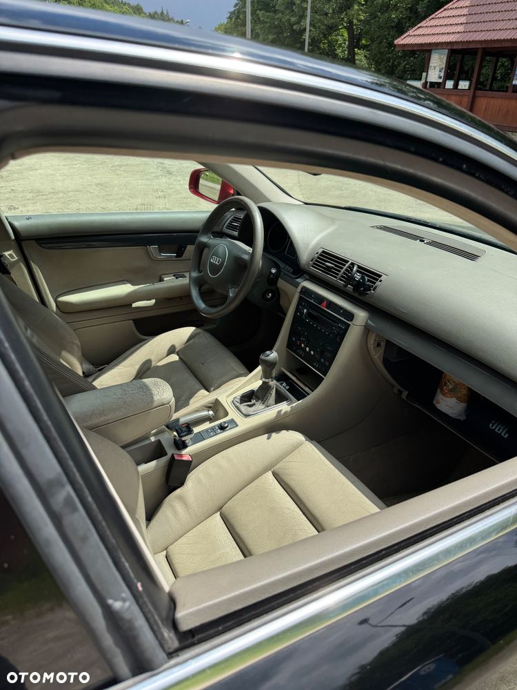 Audi A4 Limousine - 6