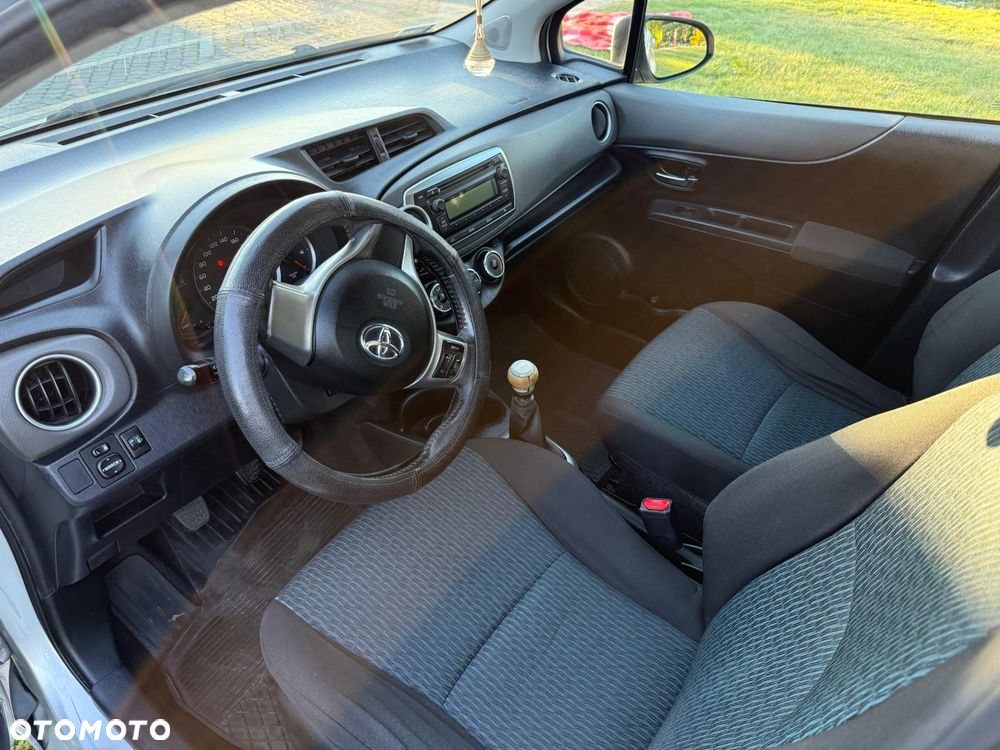 Toyota Yaris - 4