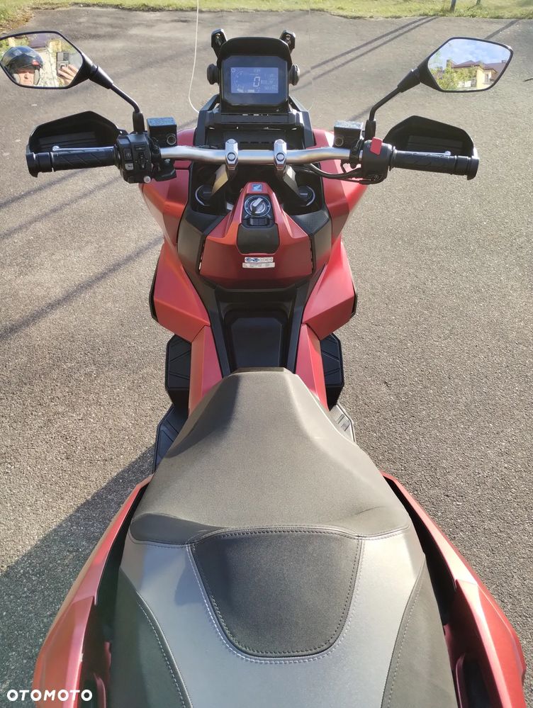 Honda ADV350 - 4