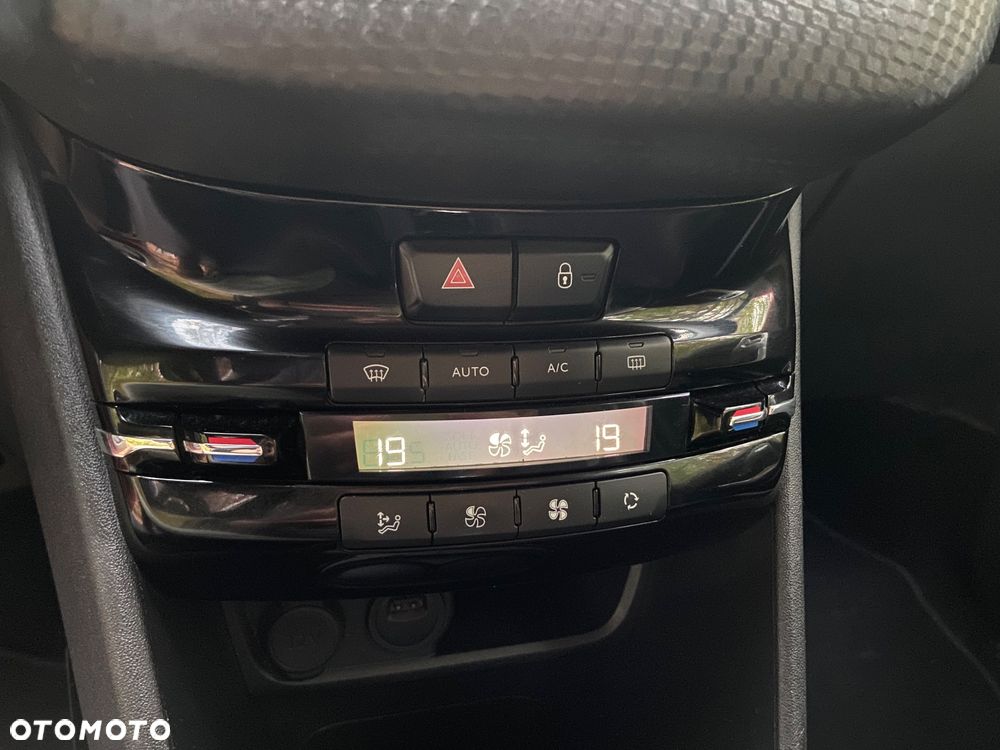 Peugeot 2008 PureTech 110 Stop&Start Allure - 24