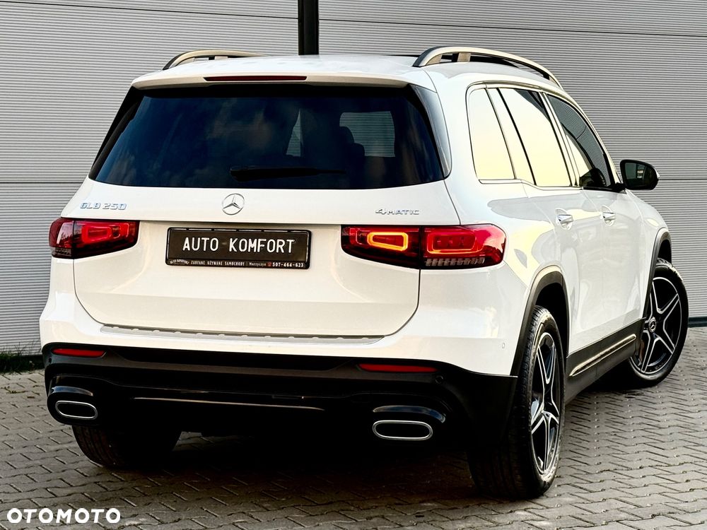 Mercedes-Benz GLB 250 4-Matic AMG Line 8G-DCT - 19