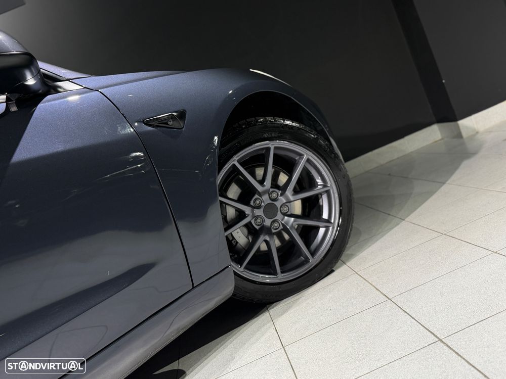 Tesla Model 3 Long-Range Dual Motor AWD - 17