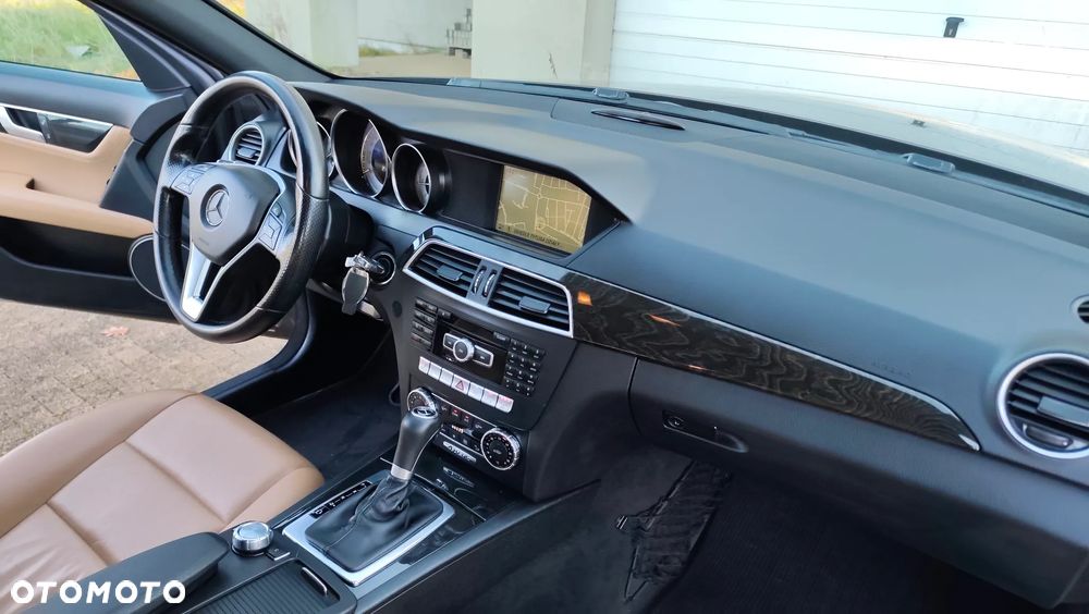 Mercedes-Benz Klasa C 220 (BlueTEC) d BlueEFFICIENCY Edition 7G-TRONIC Avantgarde - 33