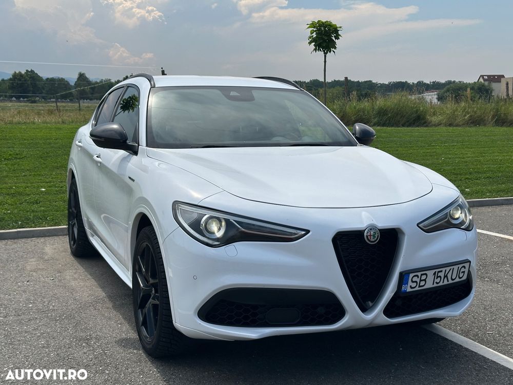 Alfa Romeo Stelvio 2.0 Turbo AWD AT8 Veloce - 1