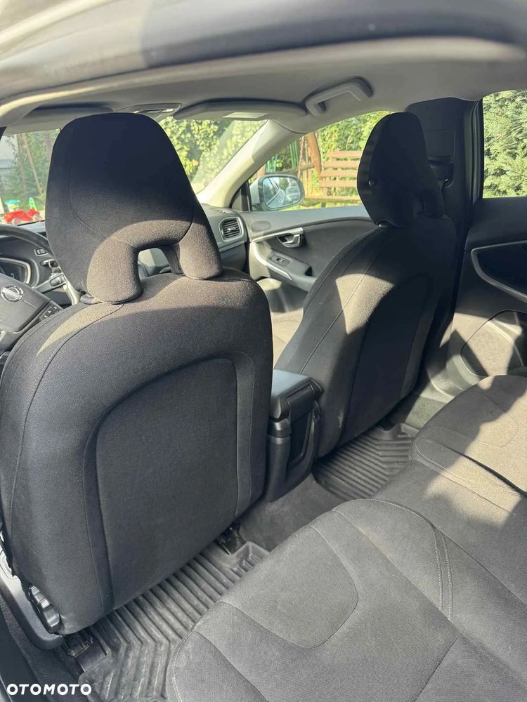 Volvo V40 D2 - 13