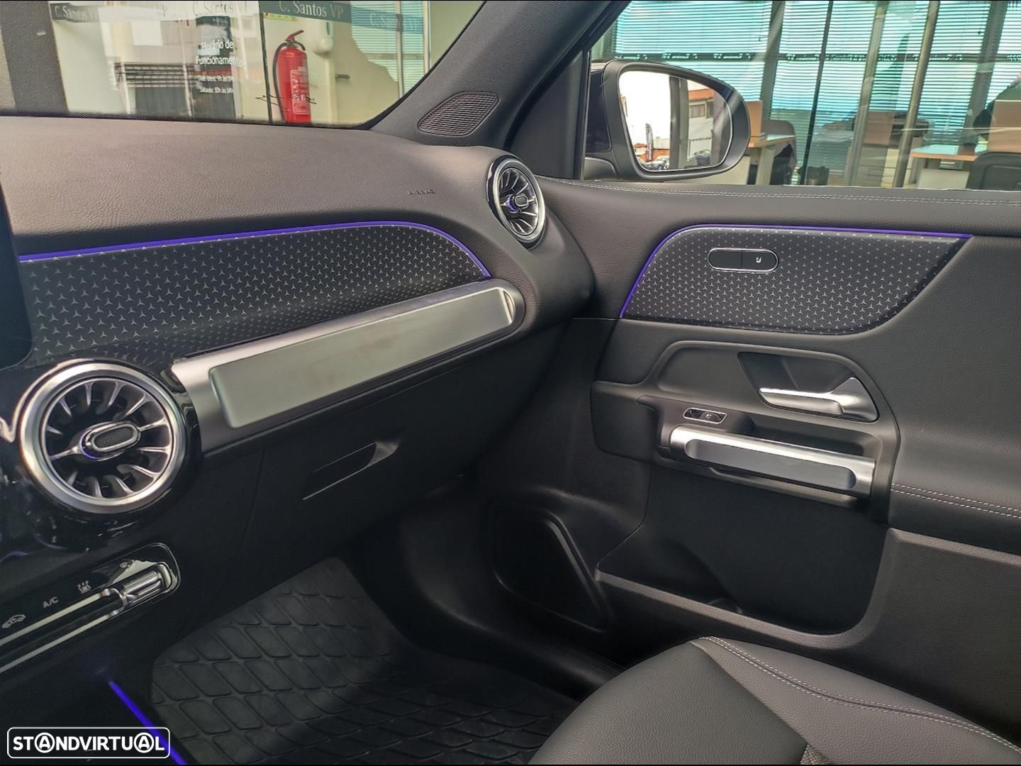 Mercedes-Benz EQB - 10