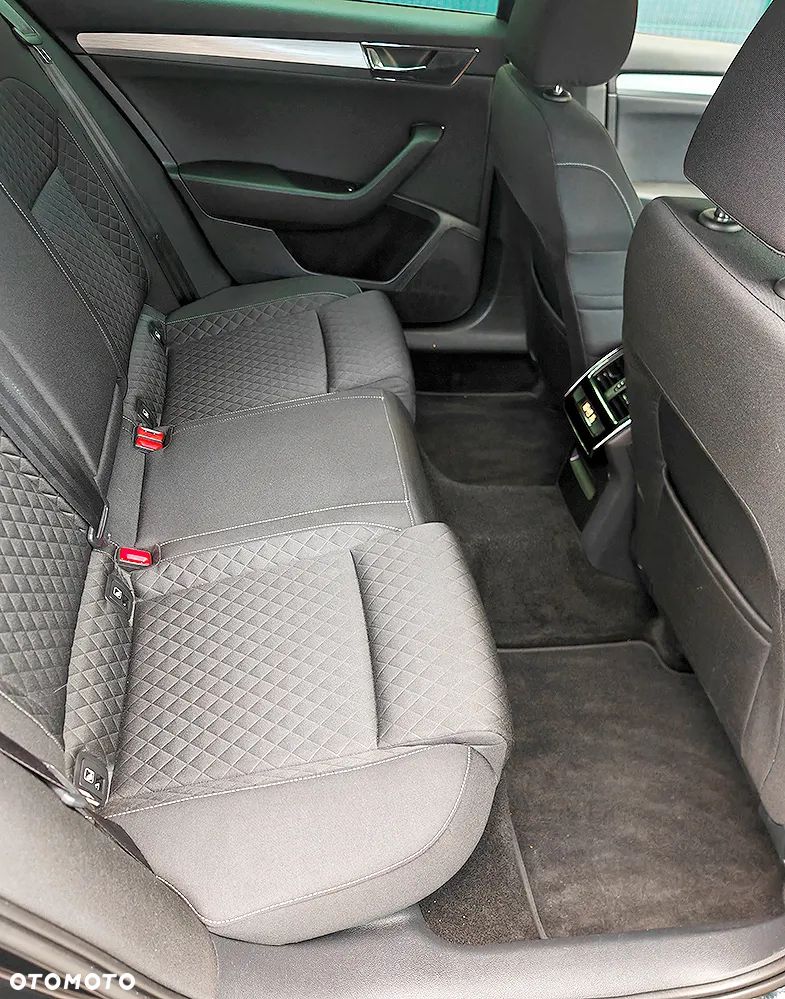 Skoda Superb 2.0 TDI SCR Style DSG - 19
