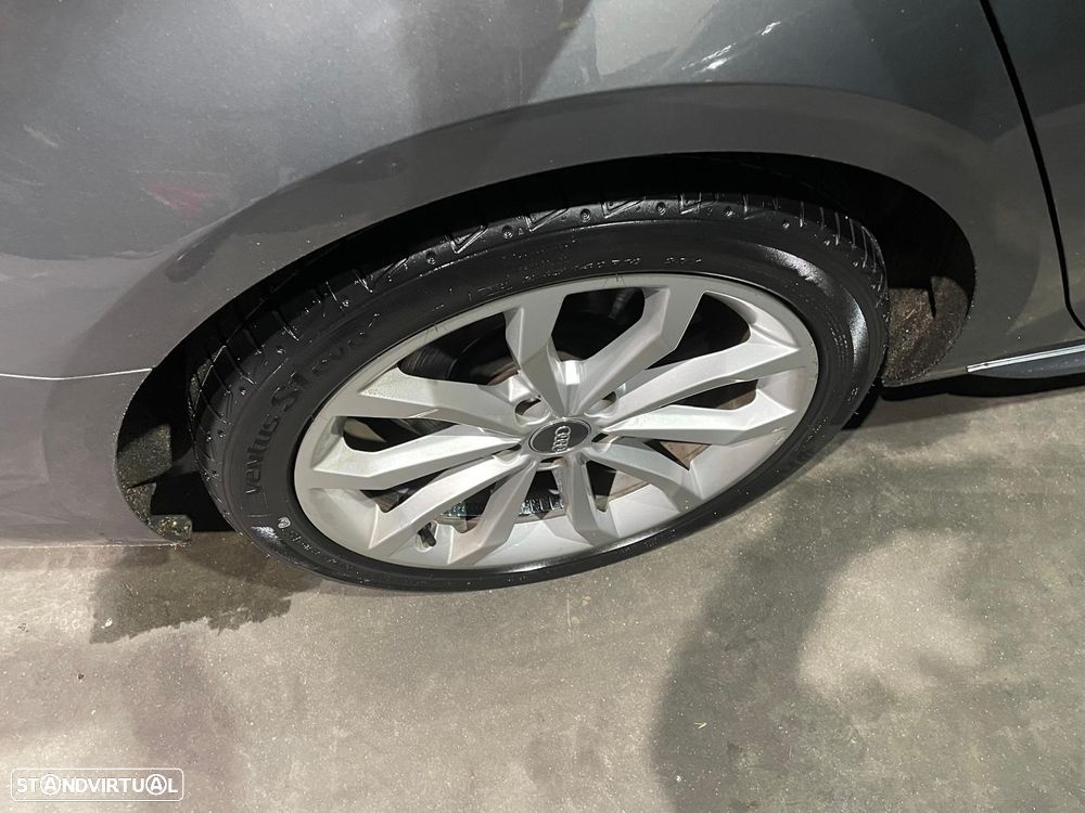Audi A4 Avant 40 TDI S tronic S line - 31
