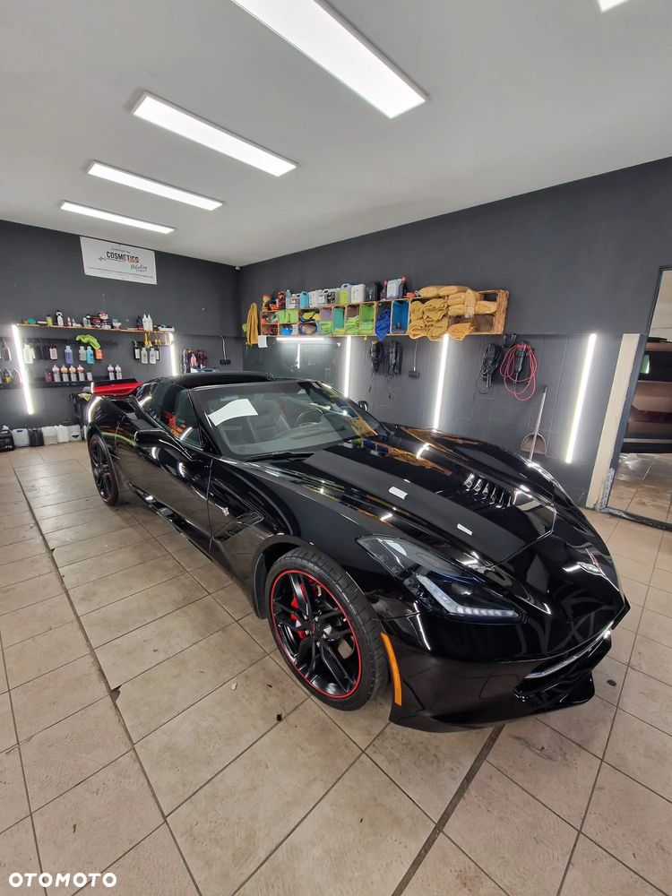 Chevrolet Corvette - 4