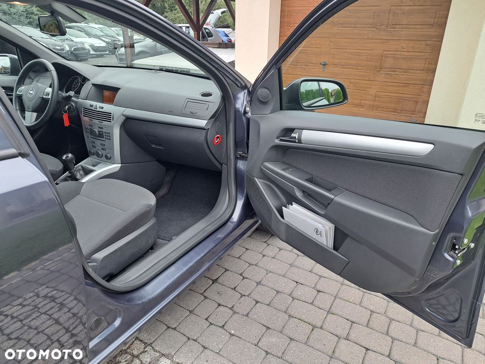 Opel Astra 1.6 Design Edition - 9