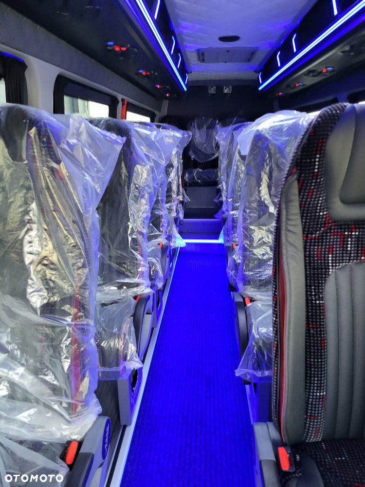 Mercedes-Benz Sprinter 519 CDI 24 miejsca + 4 stojące NOWY - 16
