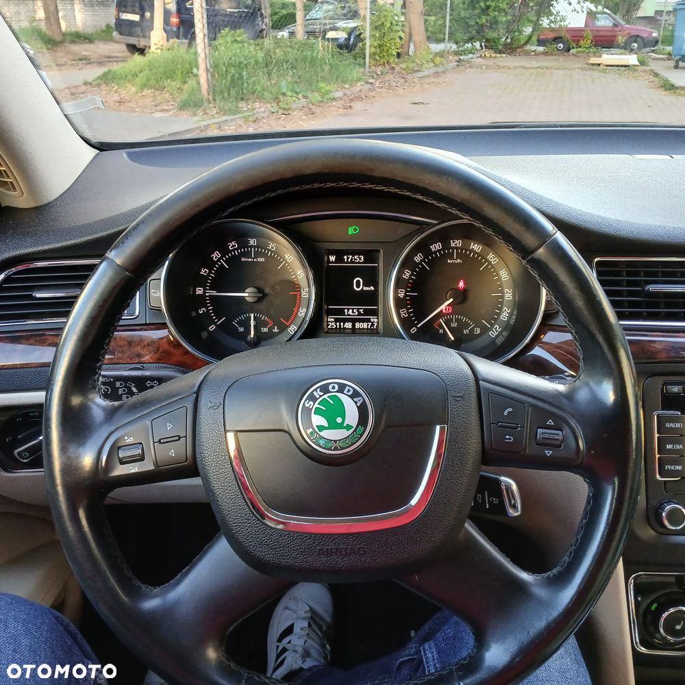 Skoda Superb 2.0 TDI Elegance - 13