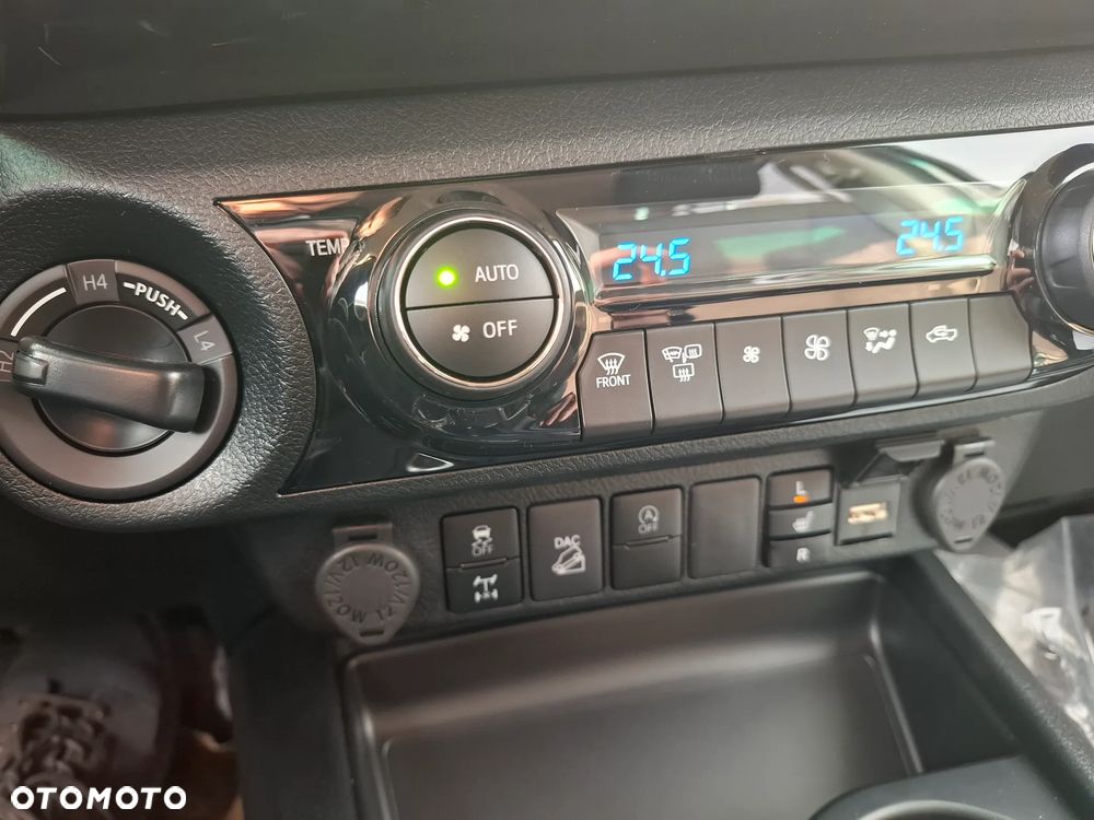 Toyota Hilux 2.8 D-4D mHEV Double Cab Executive 4x4 - 13