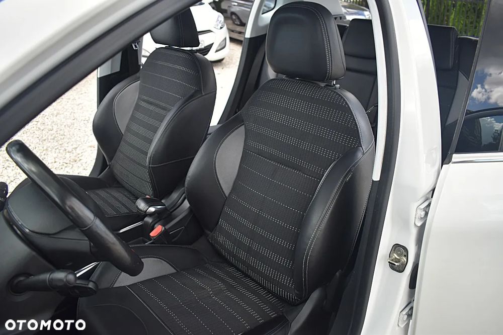 Peugeot 2008 1.6 e-HDi Allure S&S - 19