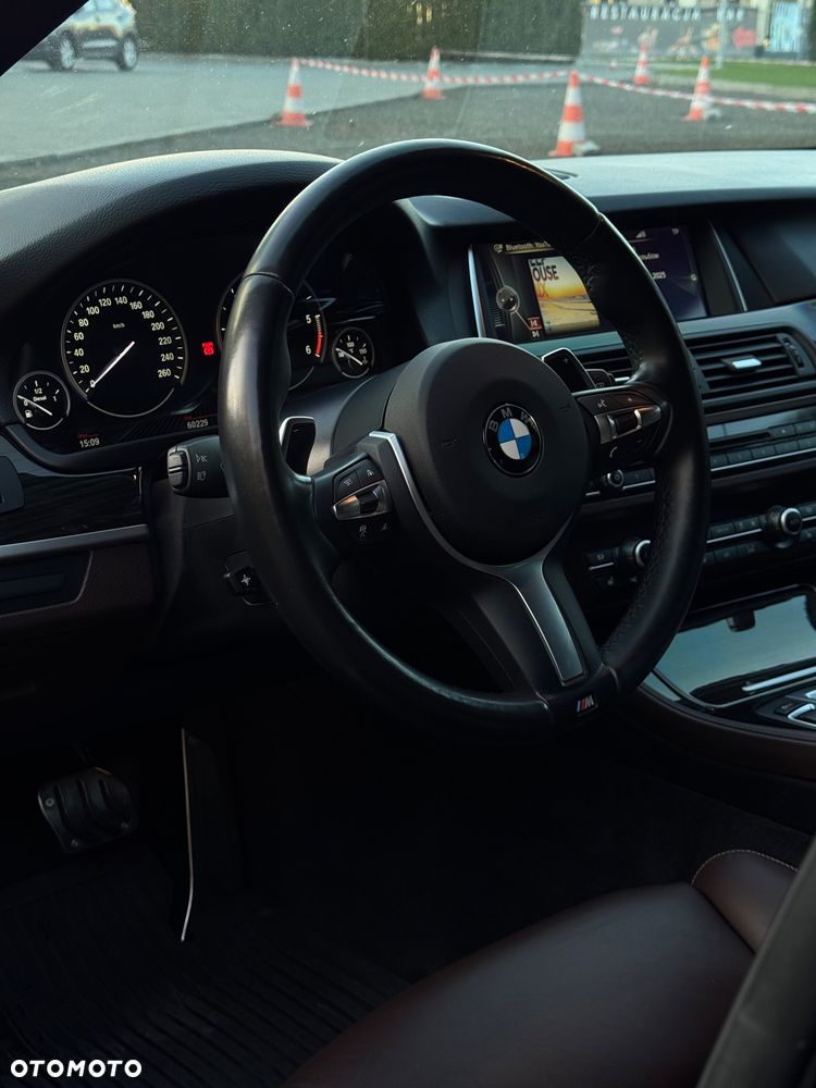 BMW Seria 5 530d xDrive - 10