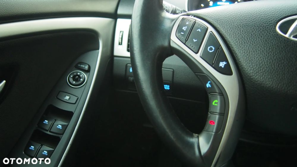 Hyundai i30 1.6 CRDi Automatik Style - 8