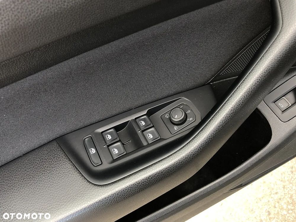 Volkswagen Passat Variant 2.0 TDI EVO Business - 23