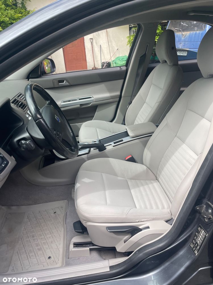 Volvo S40 D3 Momentum - 9