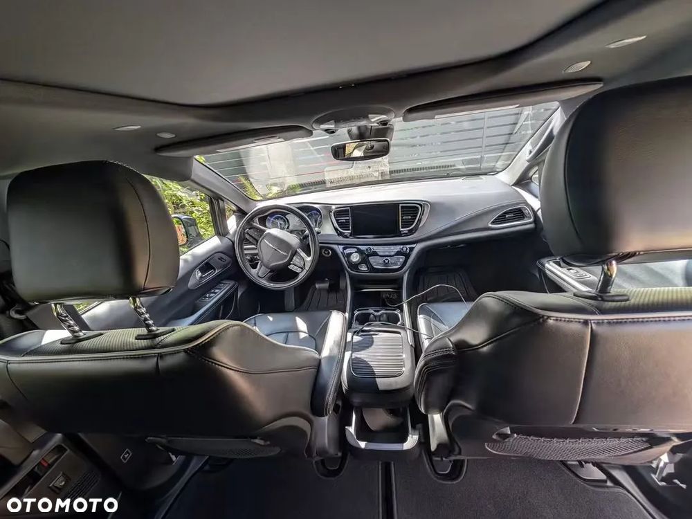 Chrysler Pacifica - 3