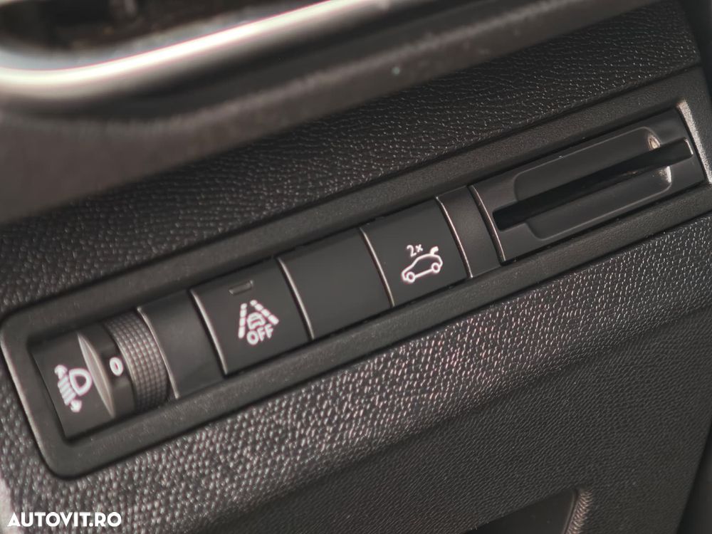 Peugeot 3008 1.2 PureTech Turbo S&S EAT8 Allure - 10