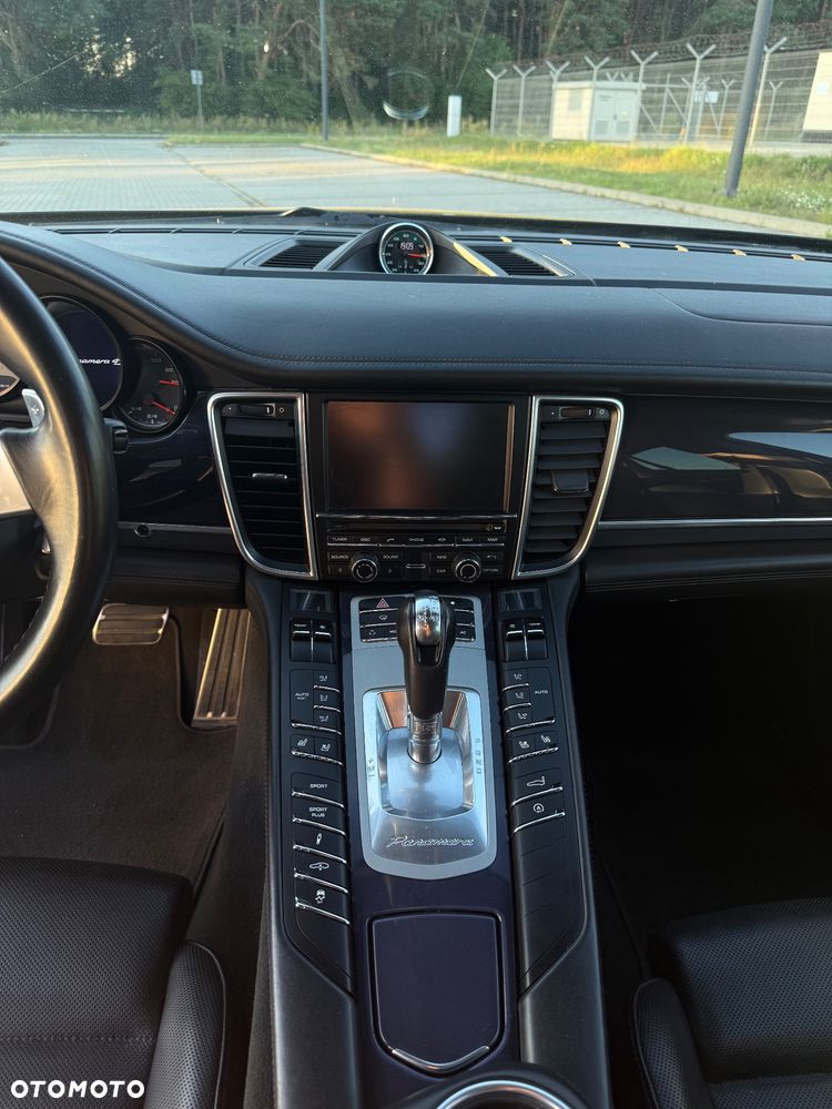Porsche Panamera 4S - 10
