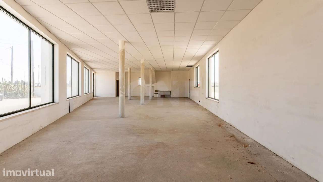 Loja 166 m² | Junto à Nacional | Estacionamento | Foros de Salvaterra - Grande imagem: 4/16