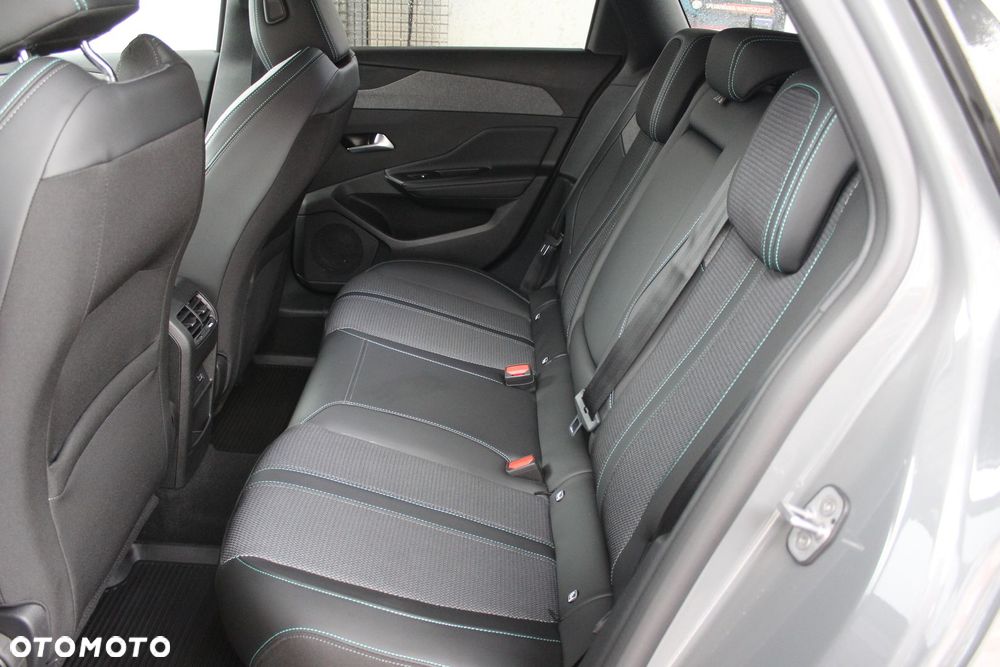 Peugeot 308 1.5 BlueHDi Allure S&S EAT8 - 17