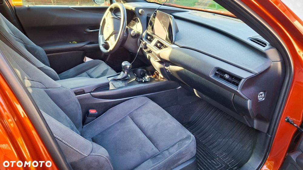 Lexus UX 200 GPF F Sport Design 2WD - 4