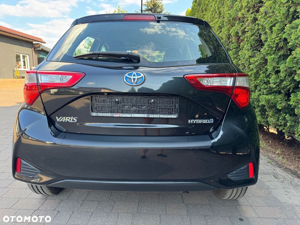 Toyota Yaris - 10