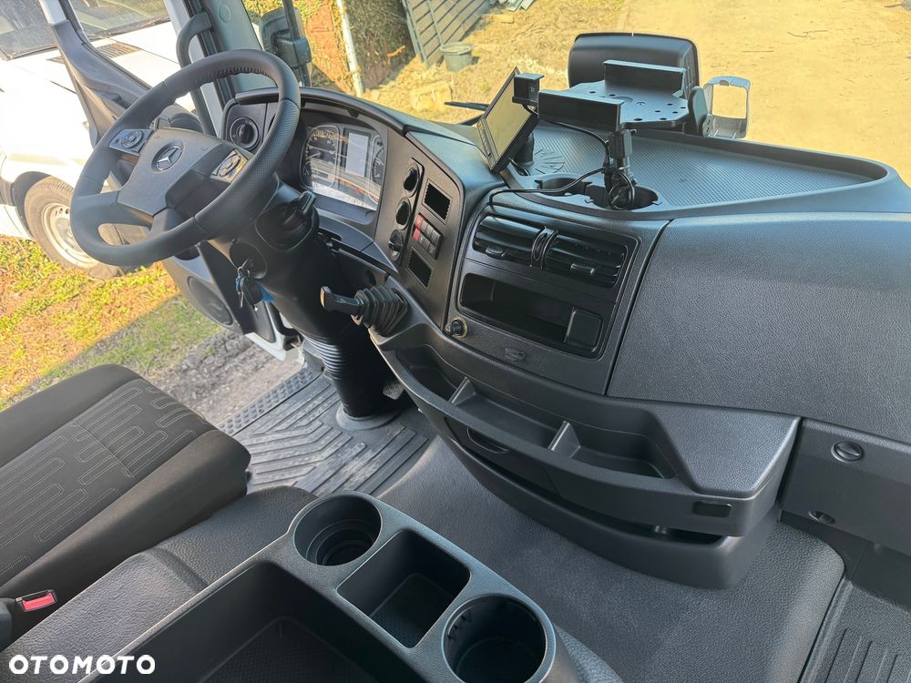 Mercedes-Benz ATEGO 1221 / Kontener 7.50/ Winda/ - 24