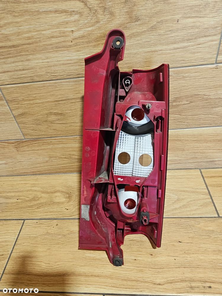 Peugeot Partner II Lampa Prawa Tył - 2