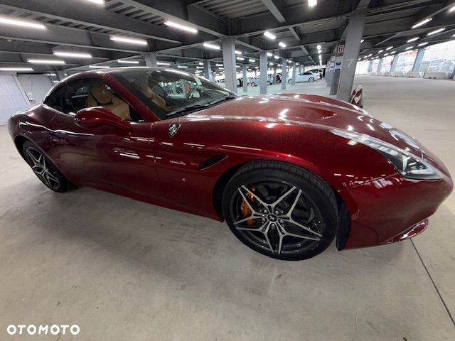 Ferrari California T - 10