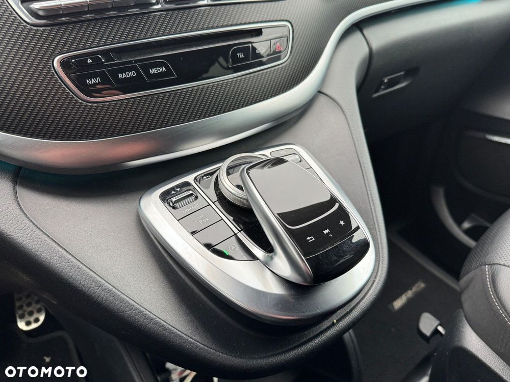 Mercedes-Benz Klasa V - 28