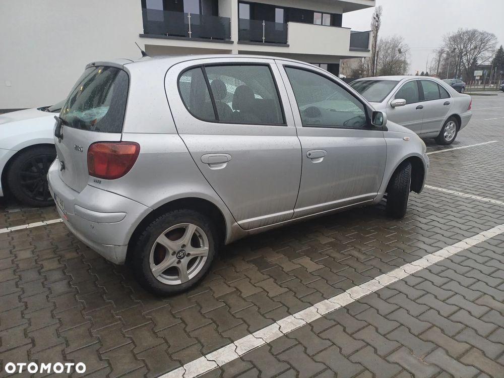 Toyota Yaris - 1