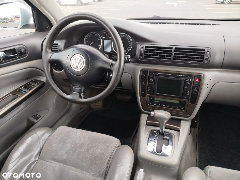 Volkswagen Passat - 24