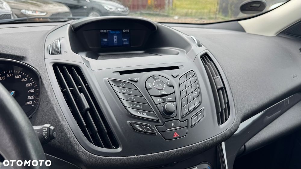 Ford Kuga 2.0 TDCi FWD Titanium - 34