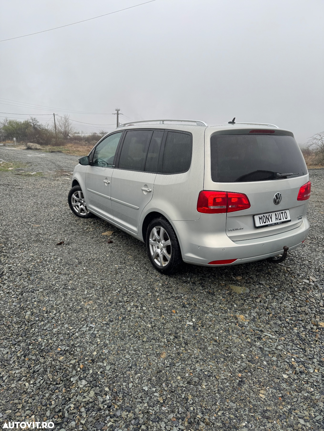 Volkswagen Touran 2.0 TDI DPF BlueMotion Technology Comfortline - 6