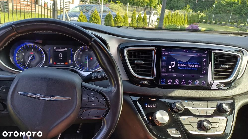 Chrysler Pacifica - 13