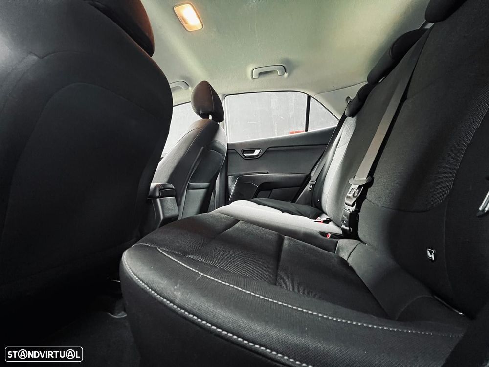 Kia Rio 1.2 CVVT LX - 40