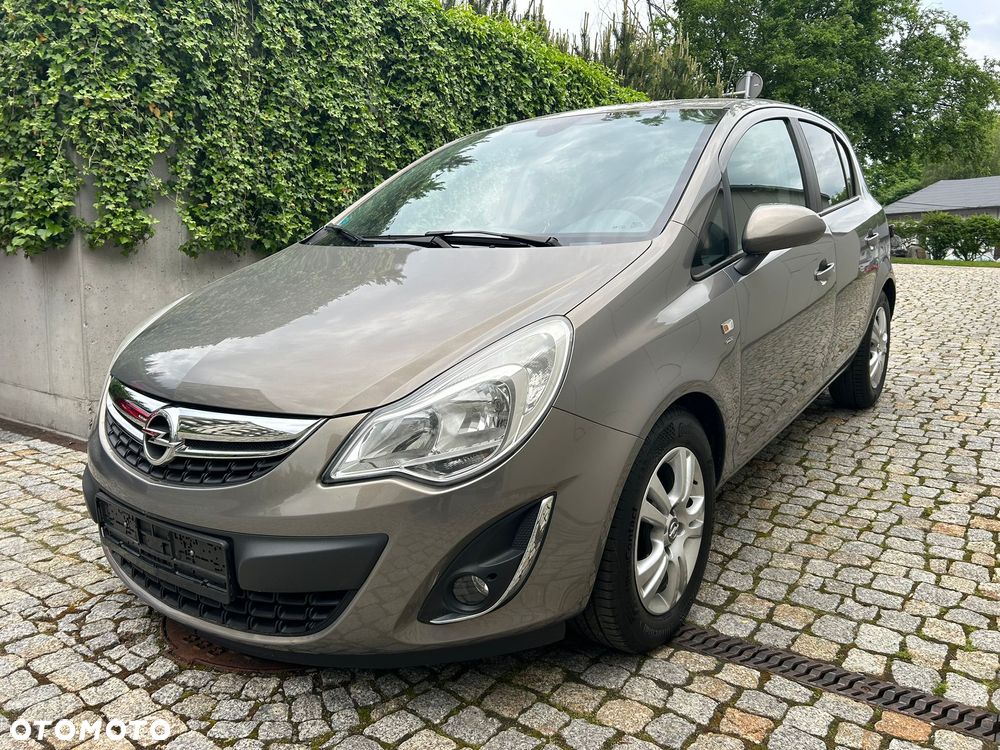 Opel Corsa 1.4 16V Cosmo - 12