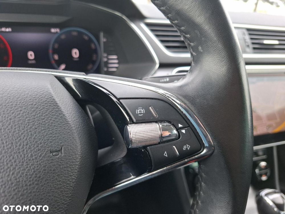 Skoda Superb 2.0 TDI SCR Style DSG - 22